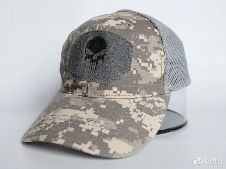 Спортивная легкая бейсболка