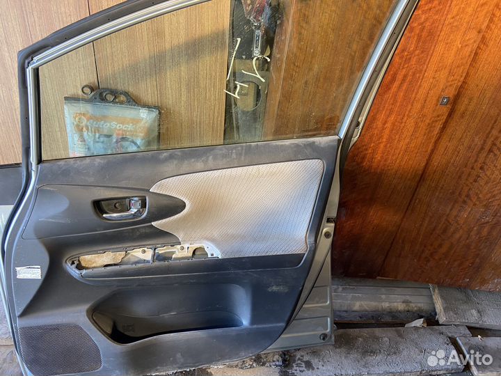 Дверь toyota виш