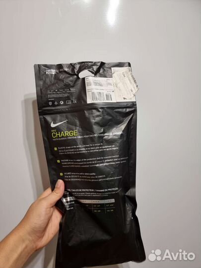 Футбольные щитки