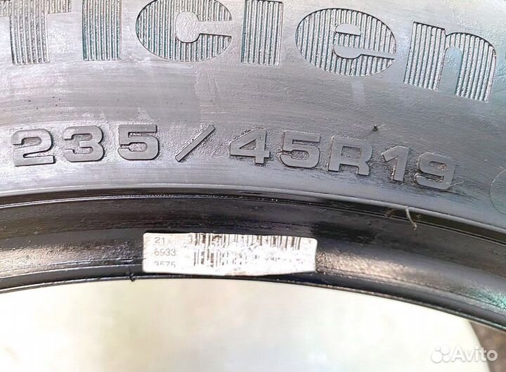 Goodyear EfficientGrip 235/45 R19 95V