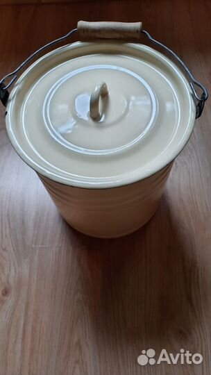 Эмалированное ведро