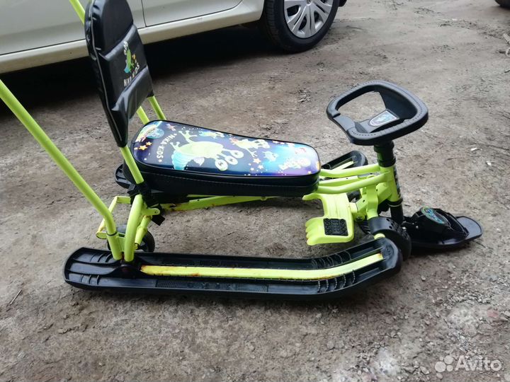 Детский снегокат со спинкой