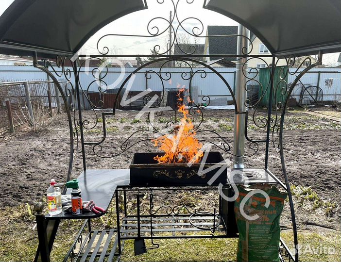 Мангал с крышей
