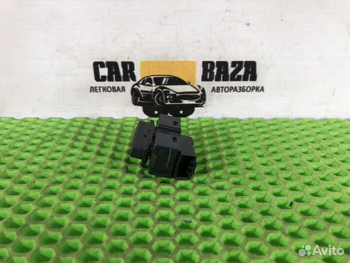 Кнопка центрального замка Volvo XC60