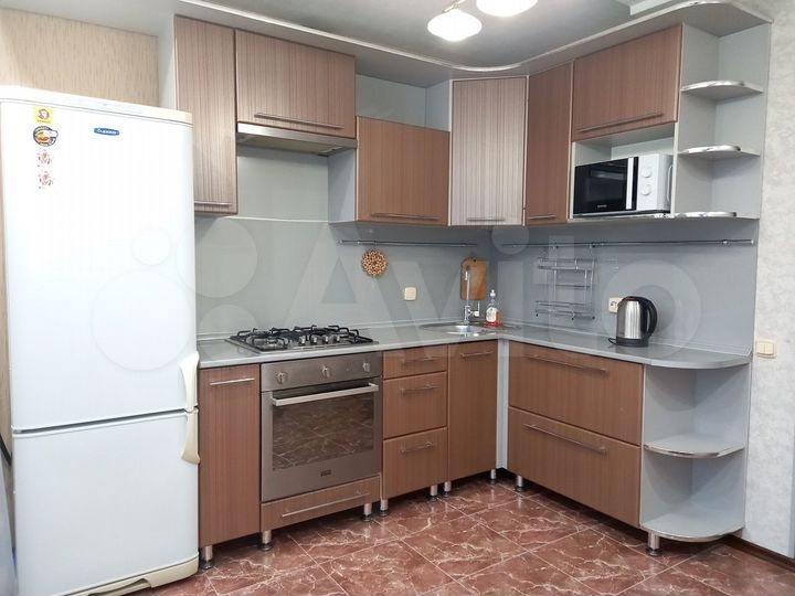 1-к. квартира, 42 м², 1/10 эт.