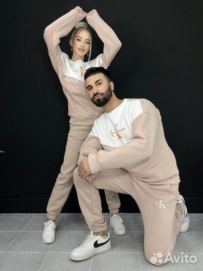 Стильный парный костюм