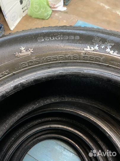 Kumho I'Zen KW31 205/65 R16 95R