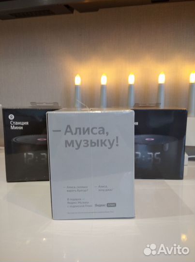 Яндекс алиса мини с часами