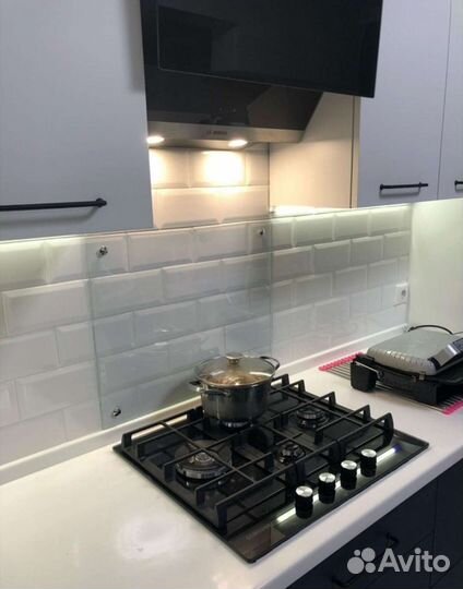 Кухонный фартук (экран,панель)из стекла 60x60 см