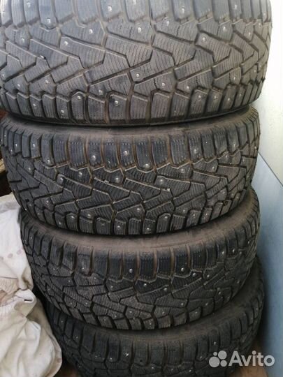 Pirelli Ice Zero 205/60 R16