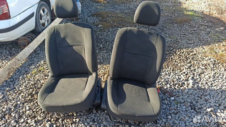 Сиденье переднее правое Nissan Almera G15 седан