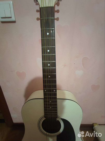 Акустическая двенадцати струнная гитара