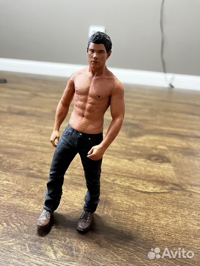 Фигурки neca