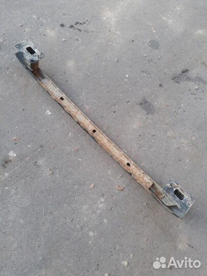 Усилитель переднего бампера нижний peugeot 407