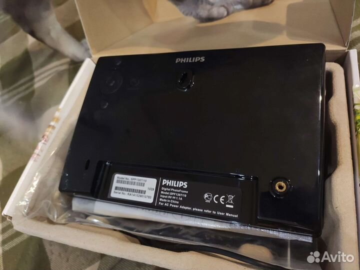 Цифровая фоторамка Philips 7