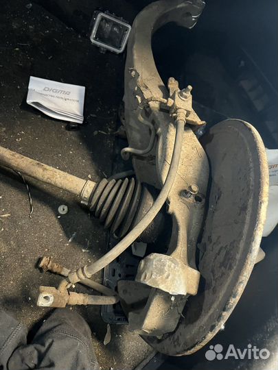 Кулак поворотный со ступицей Infiniti M37 Y51