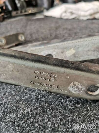 Петля капота ауди а6 с5 2001