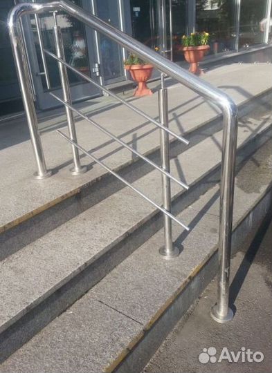 Пристенный поручень из нержавеющей стали