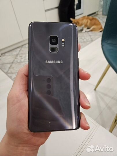 Samsung Galaxy S9, 4/64 ГБ