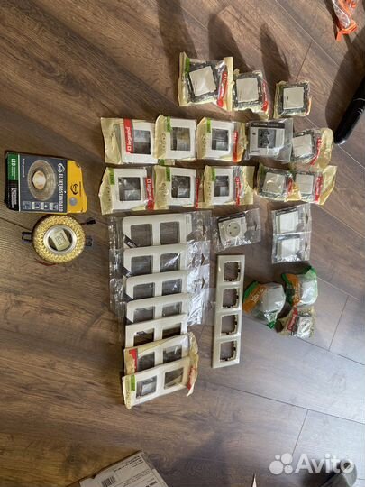 Розетки,рамки выключатели, крышки для электрощитка