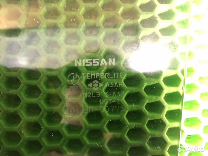 Стекло двери заднее левое L Nissan X-Trail