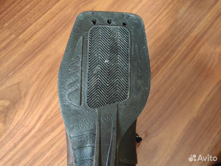 Лыжные ботинки р.35,37