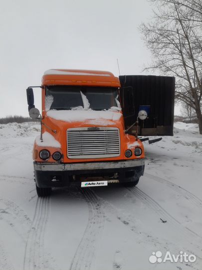 Freightliner Century Class с полуприцепом, 2004