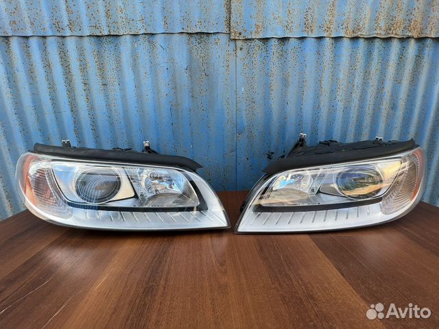 Фара Volvo XC70 ксенон