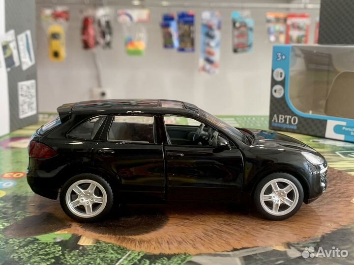 Металлическая моделька Porsche Cayenne S