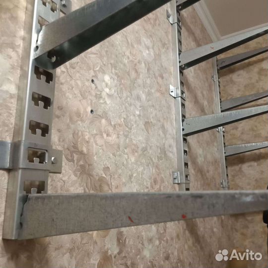 Стелажи для гаража, полки консоли