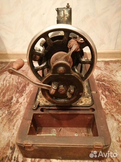 Швейная машина Singer 127