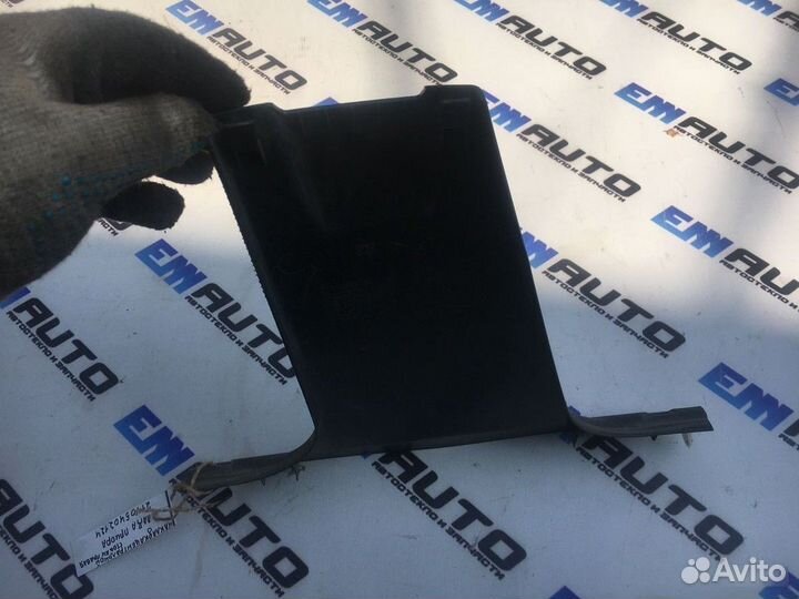 Обшивка стойки центральной правой Лада Приора