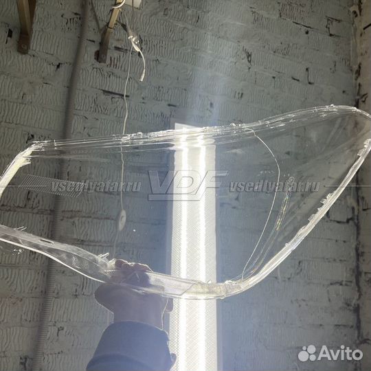 Уцененное стекло для фары Subaru Forester IV (S13)