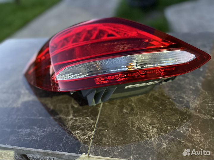 Фонарь задний левый W205