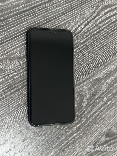 Телефон iPhone XR