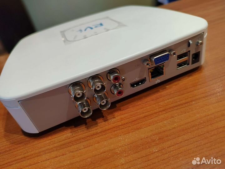 Цифровой видеорегистратор RVi-R04LA