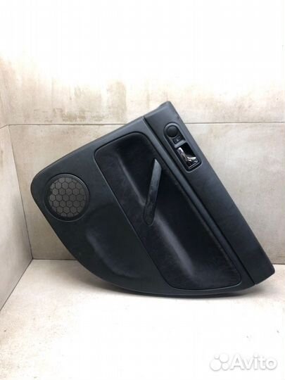 Обшивка двери задняя правая Volkswagen Passat B5