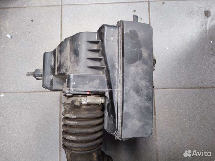 Корпус воздушного фильтра на Renault Fluence