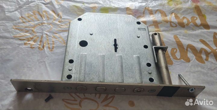 Замок дверной эльбор