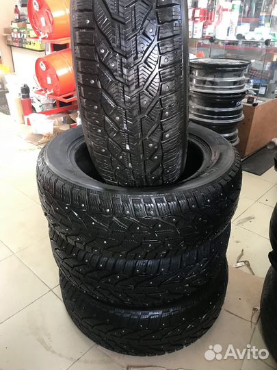 Tigar Ice 215/55 R16 97T