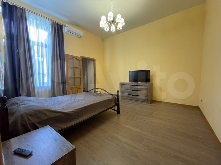 2-к. квартира, 72 м², 1/1 эт.