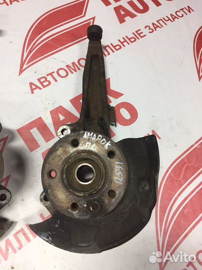 Кулак поворотный передний Volkswagen Amarok 2011