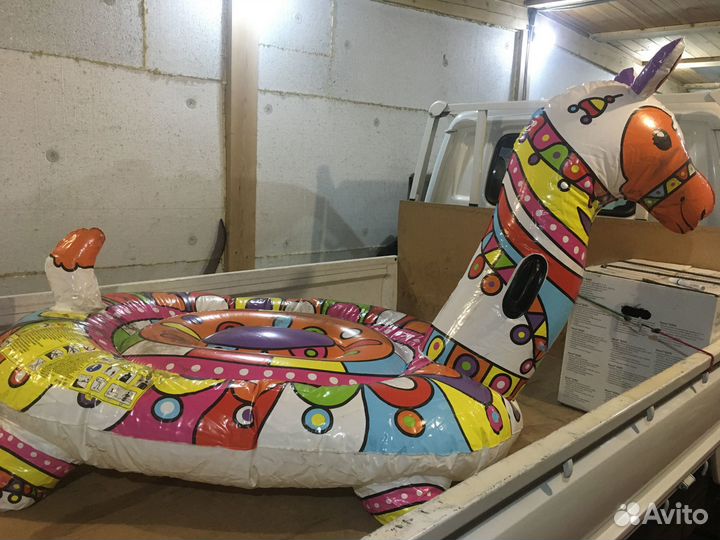 Надувная игрушка для плавания