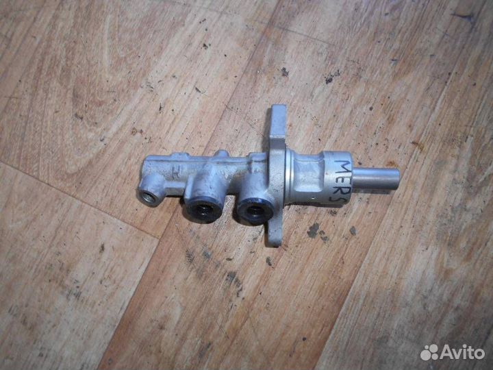 Цилиндр тормозной главный Mercedes Benz W210 E-Kl