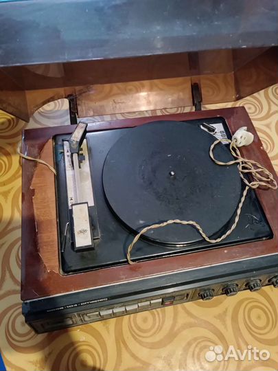 Проигрыватель винила Вега 104