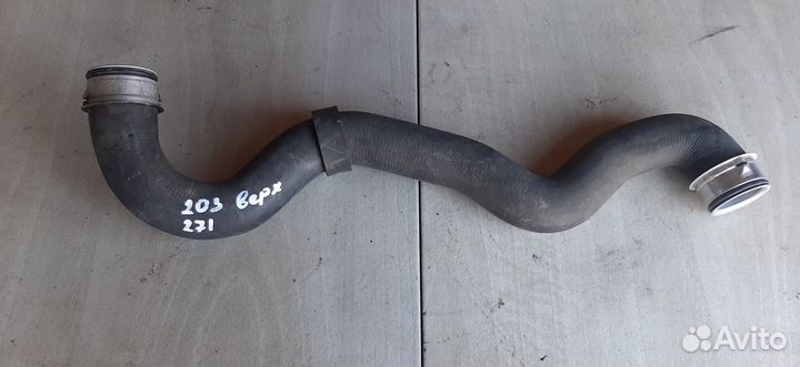 Патрубок радиатора верхний Mercedes C-Class W203