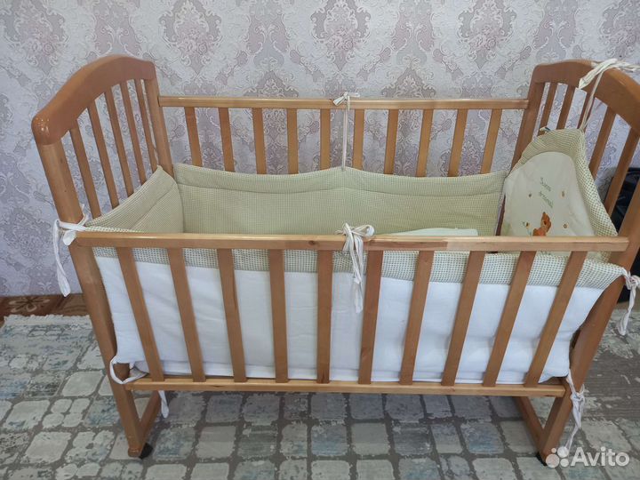 Детская кроватка без маятника