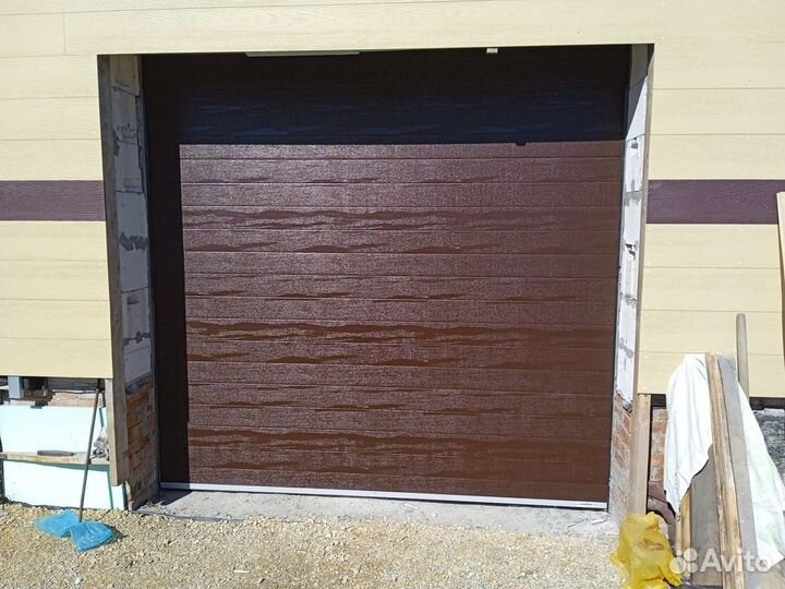 Гаражные секционные ворота