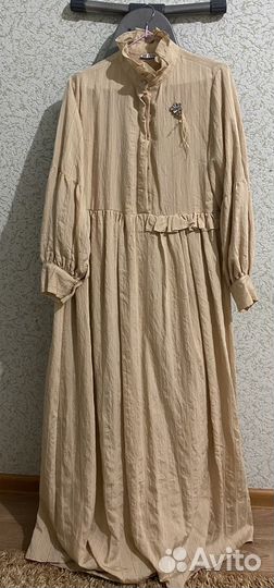 Длинное платье в пол с длинным рукавом