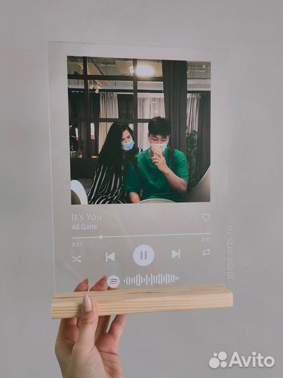 Трек пластинка на стекле